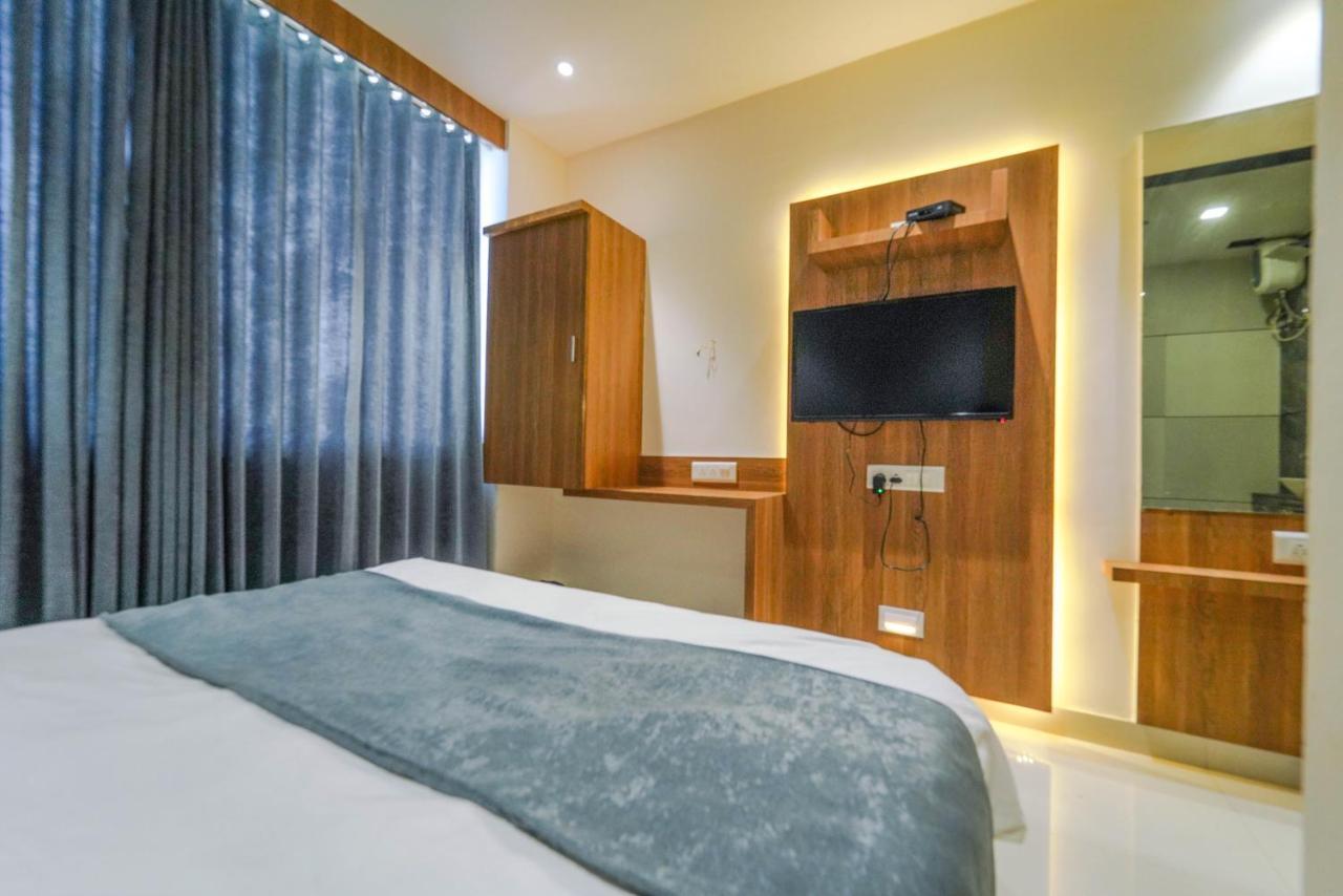 Hotel New Empire Ahmedabad Esterno foto