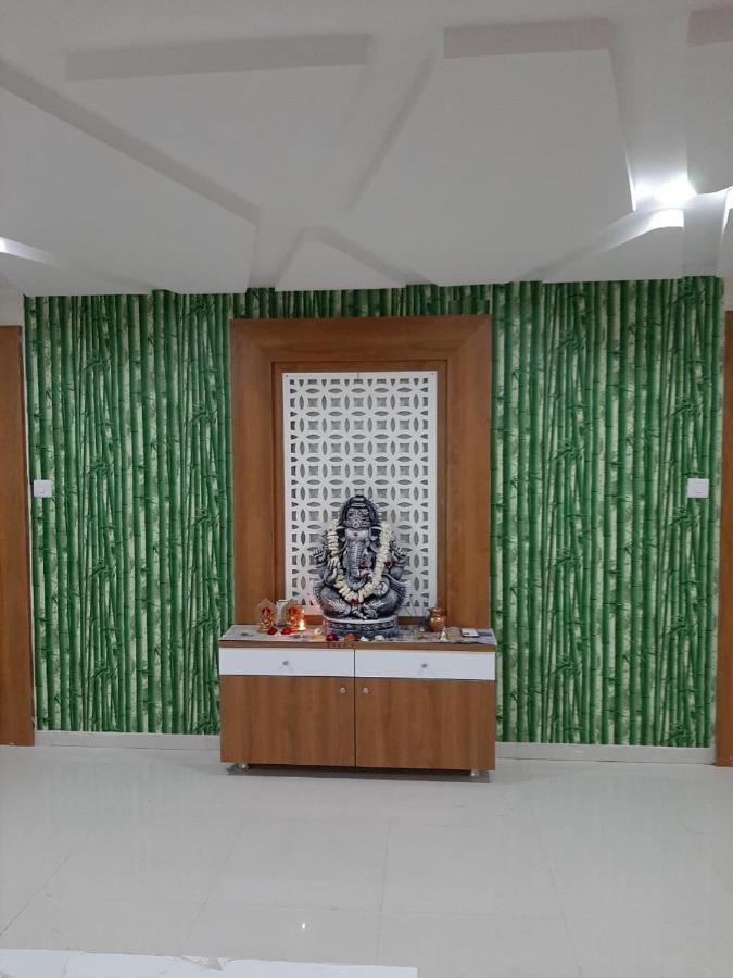 Hotel New Empire Ahmedabad Esterno foto