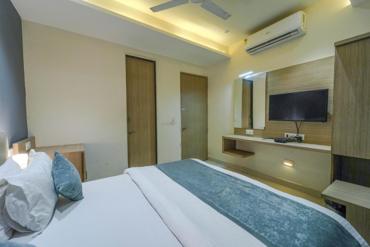 Hotel New Empire Ahmedabad Esterno foto
