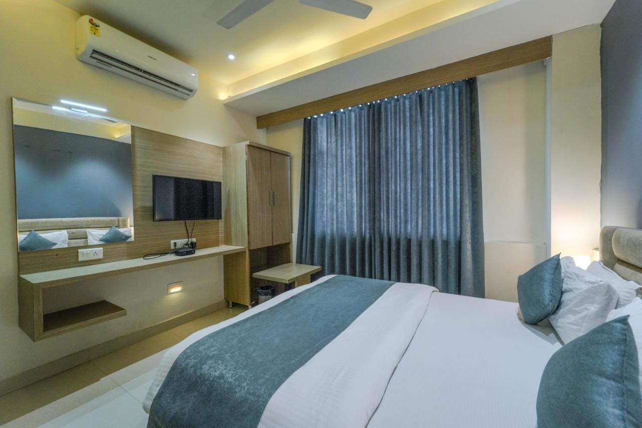 Hotel New Empire Ahmedabad Esterno foto